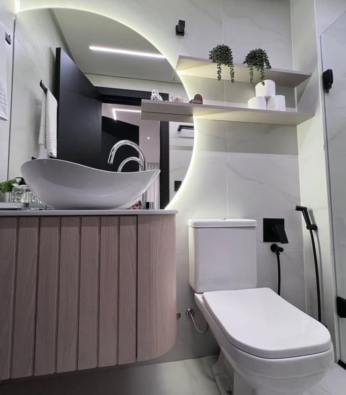 Que tal essa iluminação no banheiro 😍💡 Venha com a gente valorizar seu ambiente seja ele qual